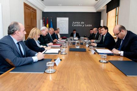 Imagen La Junta destina 4,1 millones de euros a la Diputación y a municipios segovianos